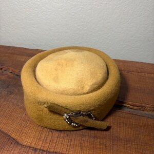 Vintage Felt Women’s pillbox Hat with jeweled brooch tan label “styled by Abbye”